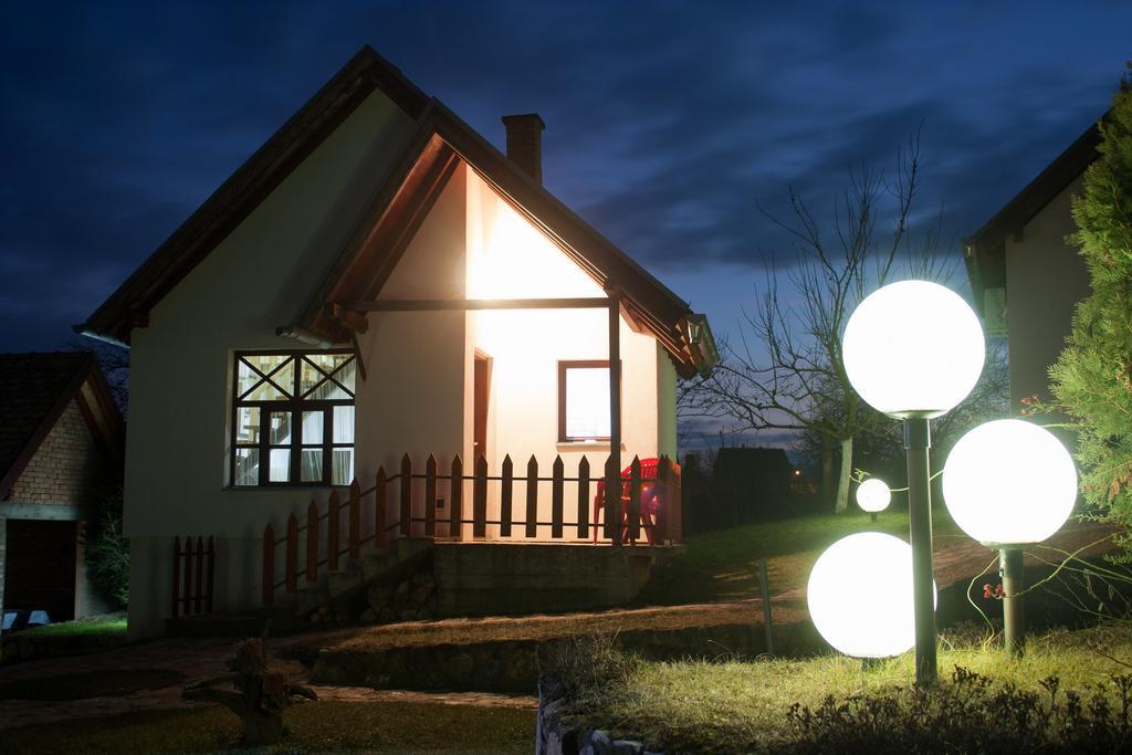 Holiday Home Jazacka Bajka Врднік Екстер'єр фото
